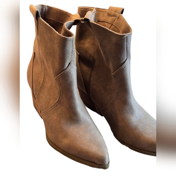 Dolce Vita Shoes - Dolce Vita Tan Suede Ankle Boots Western Style Size 9 New